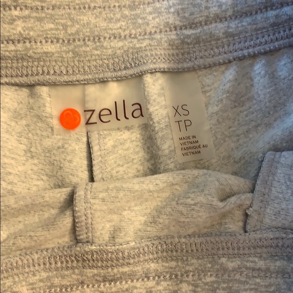 Super soft Zella athletic shorts - Picture 2 of 4